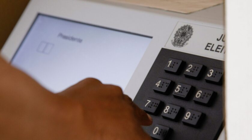 Denúncias de fraude em urnas serão registradas on-line